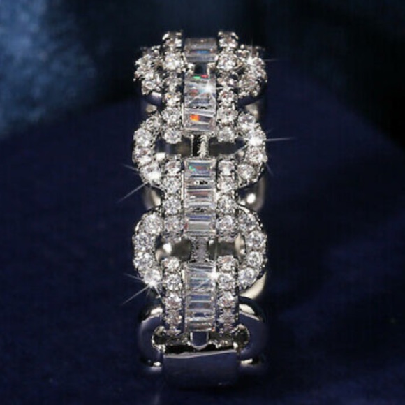 New Sterling silver diamond luxury ring - Picture 3 of 5
